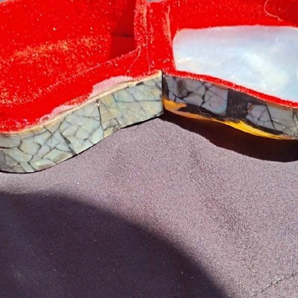 Iridescent Shell Decor Trinket Box - Picture 3 of 5